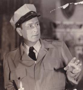 Bud_Abbott_in_a_crop_from_a_promotional_photograph_for_Abbott_and_Costello_Meet_Frankenstein_in_1948